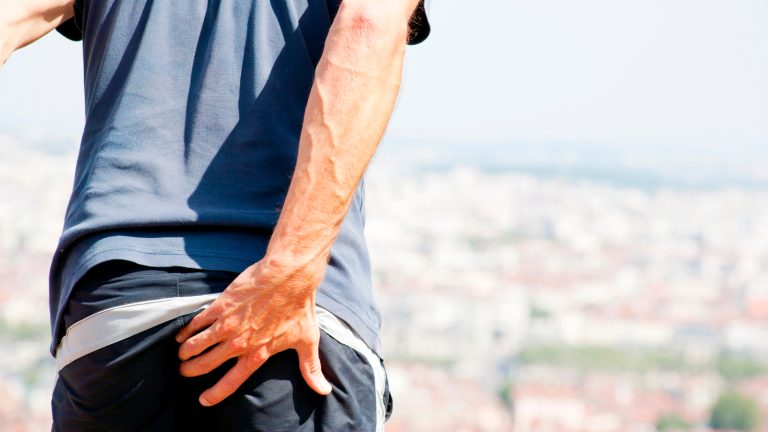 Ingresó al hospital por un dolor persistente: llevaba un proyectil de la Primera Guerra Mundial en el recto