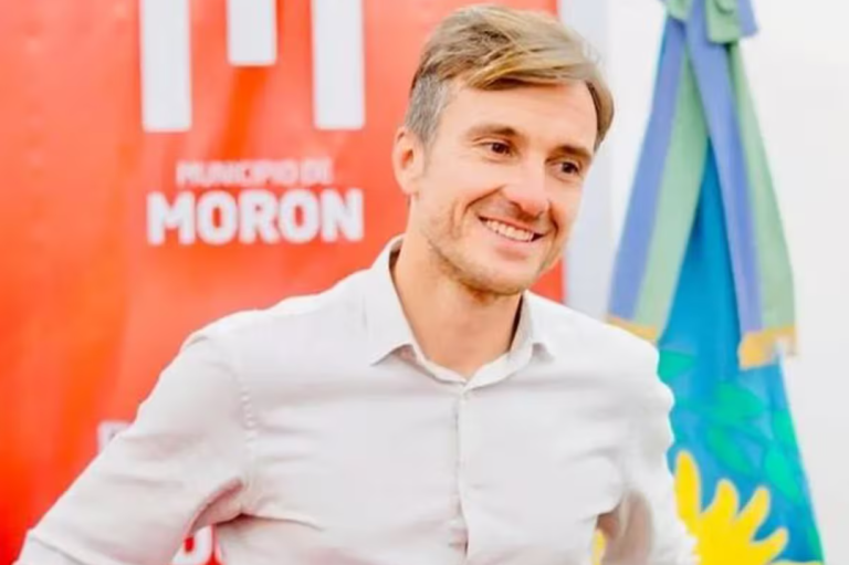 Morón lanza un plan para rescatar a municipales atrapados por las deudas y apunta contra el modelo económico de Milei