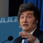 Se terminó el Mundial y empezó la pesadilla: Milei va por la reelección entre fábricas cerradas, bolsillos vacíos y una guerra en el Congreso