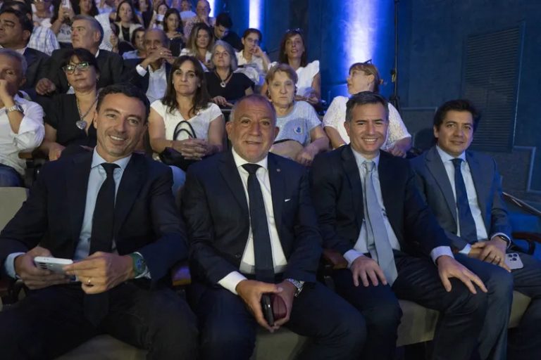 Córdoba 2027: el Mundial subterráneo donde Bornoroni, De Loredo y Juez se pelean por la camiseta de Milei