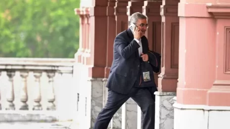 Catamarca al borde de la ruptura: el PJ cercó a Jalil por su coqueteo con Karina Milei y el plan para un tercer mandato