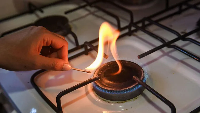 El experimento del gas libertario: crecen las intoxicaciones y la Justicia investiga si Vaca Muerta llegó a los hogares con menos controles