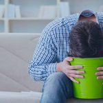 ¿Es posible vomitar materia fecal? El rarísimo cuadro médico detrás de una de las peores pesadillas intestinales
