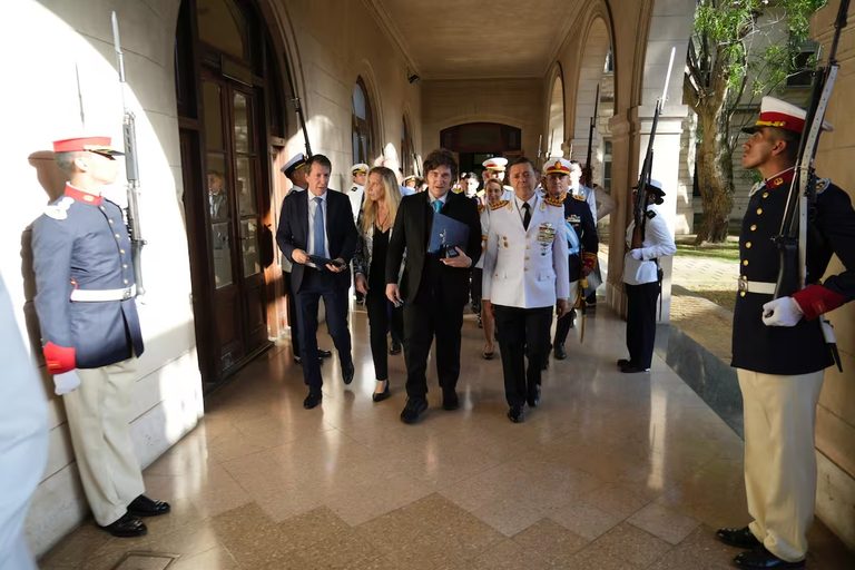 Olivos quedó en manos de Tereso: Milei eligió a un coronel para limpiar el desorden de la quinta