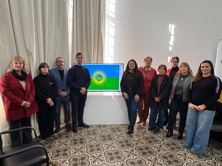 Papelón en Rafaela: Viotti presentó una bandera como un logro de gestión y el Concejo se la rechazó por goleada
